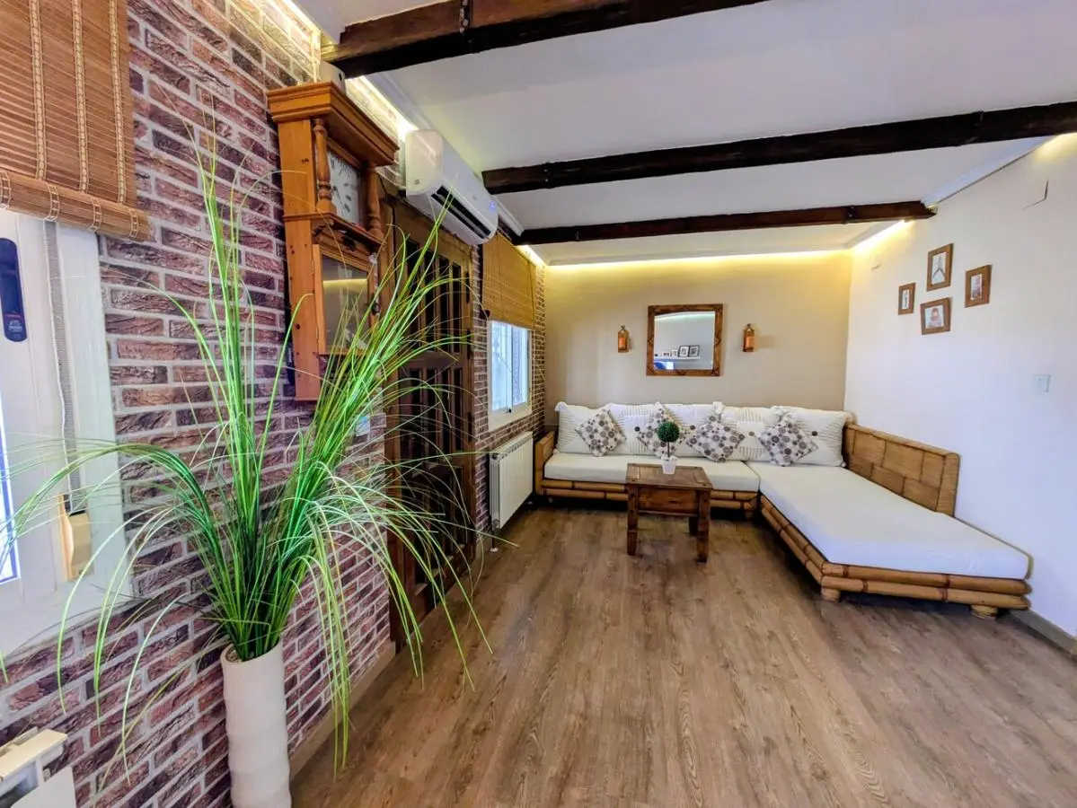 Stunning 3‑Bedroom Villa with Self‑Contained Underbuild for sale in Camposol — 4/10