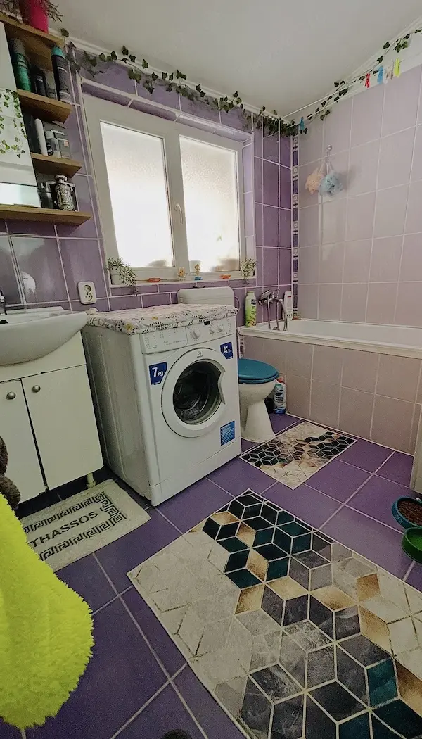 Proprietar vând casă 2 camere, 2 băi, Sector 6 (curte comună), parțial mobilată,preț negociabil — 5/10