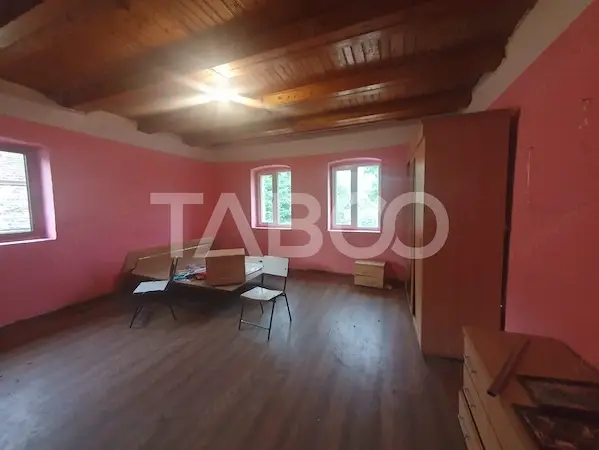 Casa de vanzare in Grid 87 mp utili + anexe beci si sura — 3/5