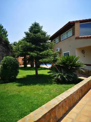 Wonderful cottage 25 km from Valencia, in front of a natural park. — 4/10