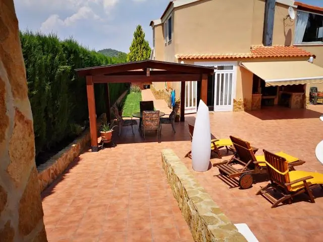 Wonderful cottage 25 km from Valencia, in front of a natural park. — 8/10