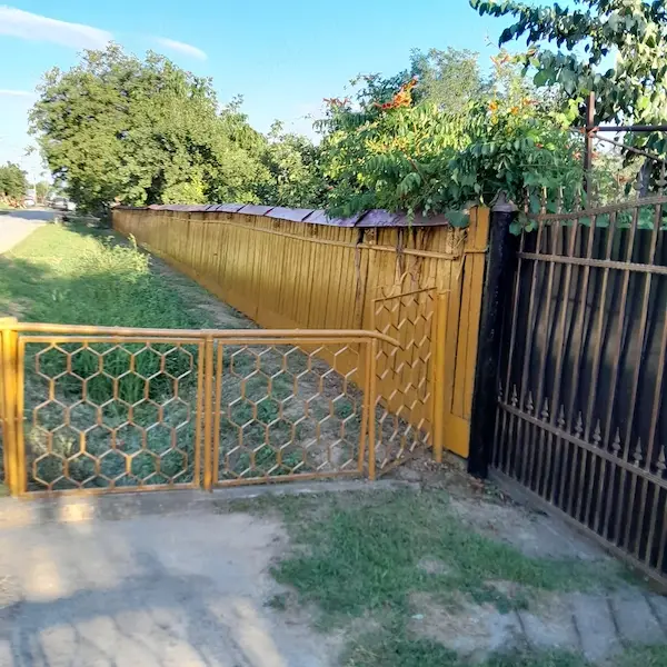 Casă bătrânească de vânzare + 6700 mp, Cozia, jud. Iași — 7/10