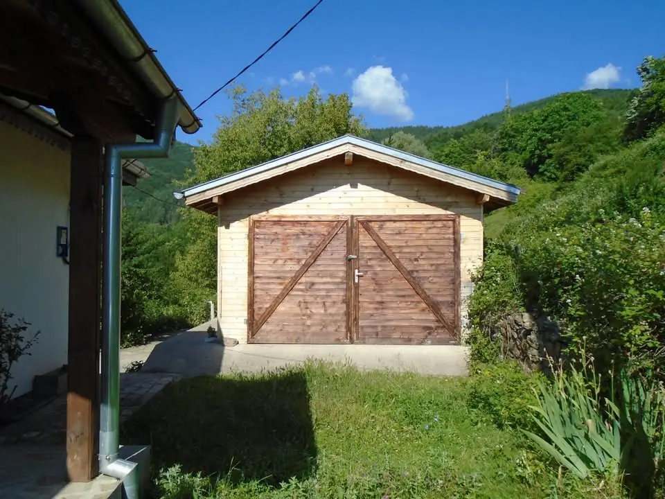 Renovated remote mountain house for sale in Latinka — 8/10