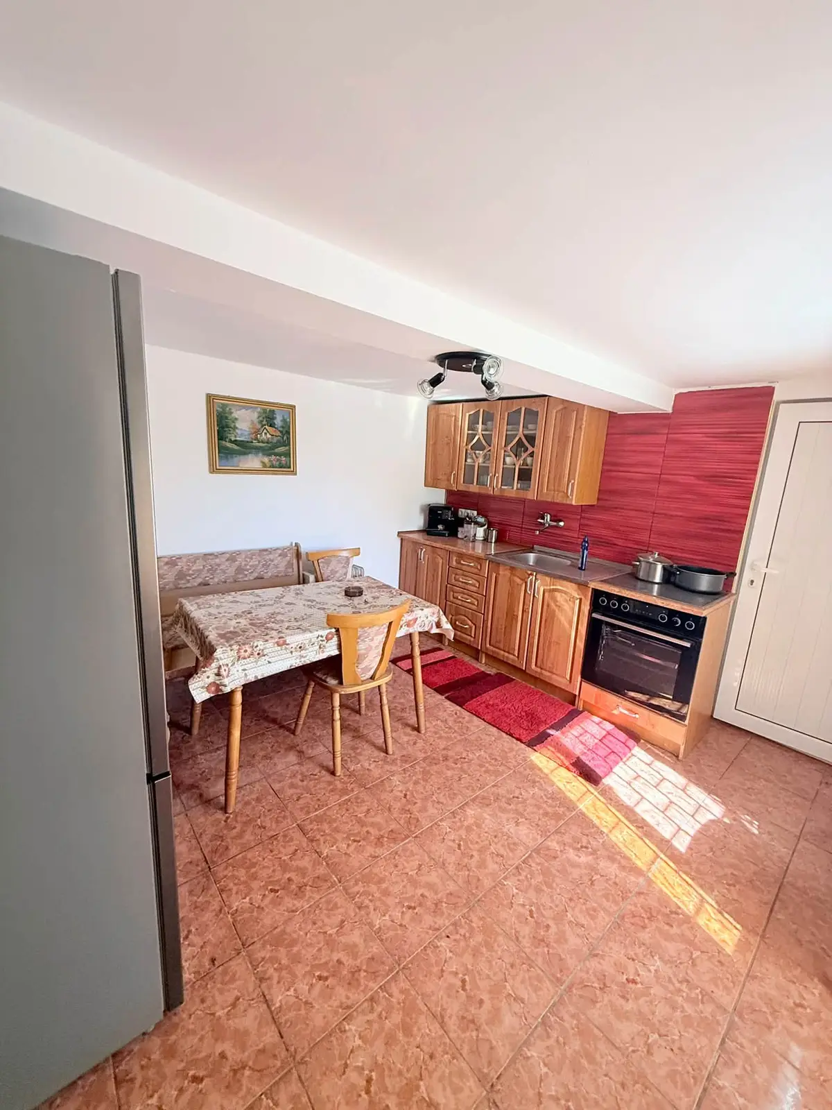 Fully renovated furnished two-storey house for sale in Radomirtsi — 7/9