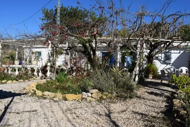 Traditional Rural House Close To Beautiful Spanish Village — 4/10