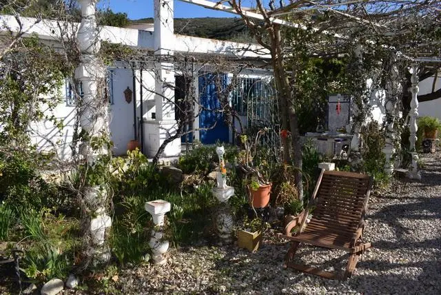 Traditional Rural House Close To Beautiful Spanish Village — 9/10