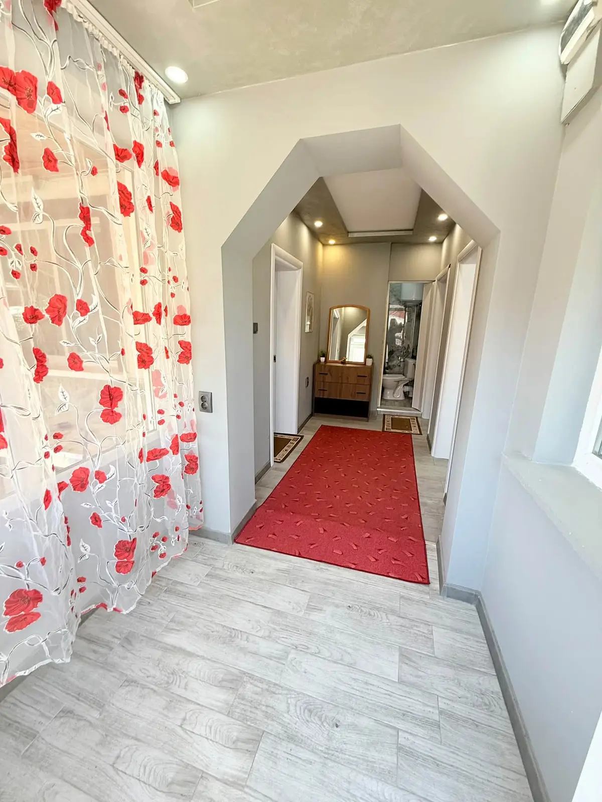 Move-in-ready country house with large yard in Glava, Pleven — 3/10