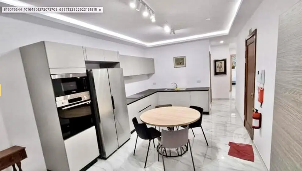 Iklin Modern Apartment — 2/5